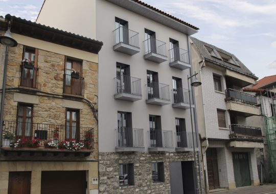 Promoción Zelai 4exclusivas viviendas con garaje y trastero, Alsasua